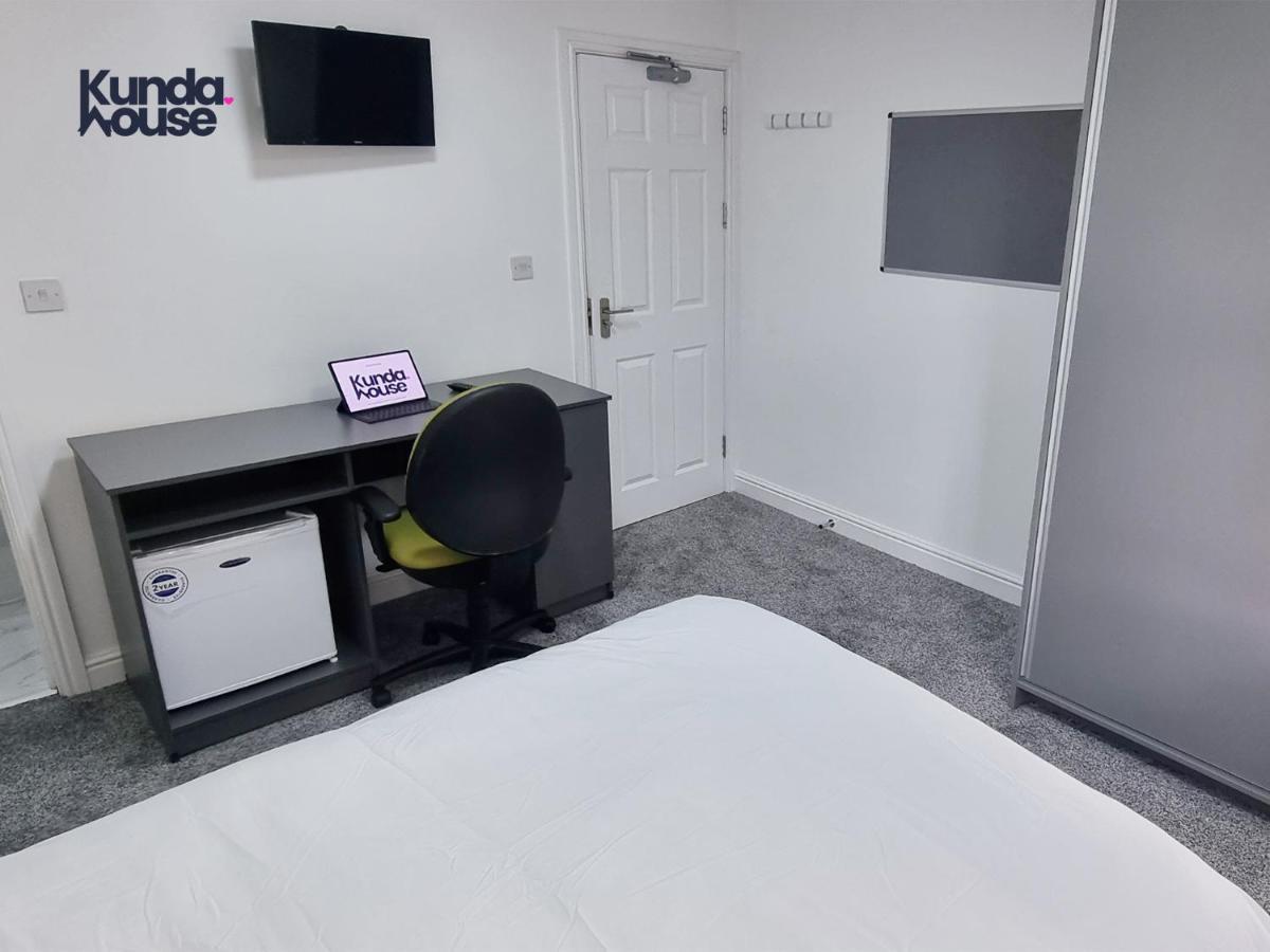 Elegant Ensuite Near City Centre - Kunda House Birmingham