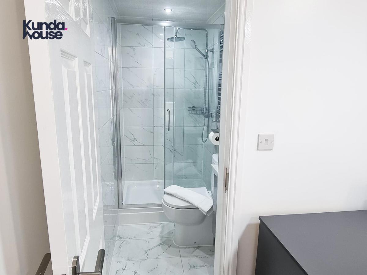 Holiday home Elegant Ensuite Near City Centre - Kunda House Birmingham